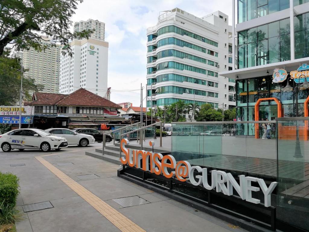 Sunrise Gurney Premium - Gurney Drive * George Town